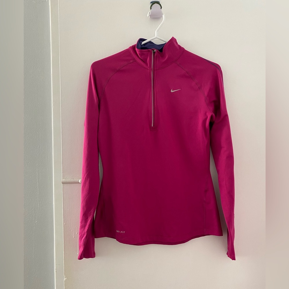 Nike Womens DriFit Long Sleeve Size S
